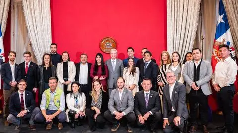 Inteligencia artificial en Chile: Las trece ciudades que incorporan uso de la IA en los municipios