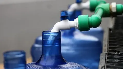 Agua potable suspendida en ocho comunas de la Región Metropolitana para el fin de semana