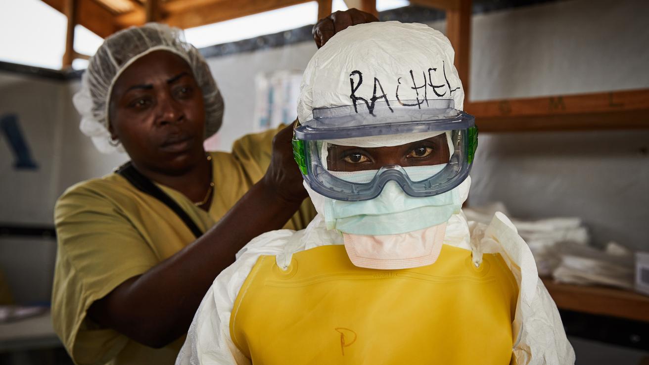 OMS declara emergencia internacional tras expansión de casos de ébola en África