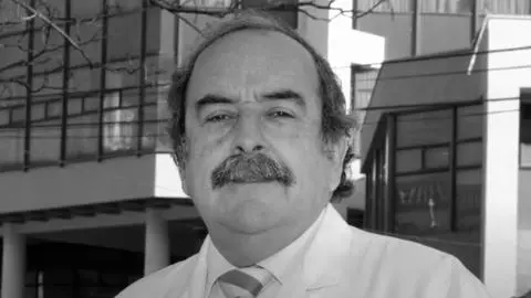 Fallece reconocido pediatra del Biobío: dedicó más de 40 años a la docencia en la UdeC