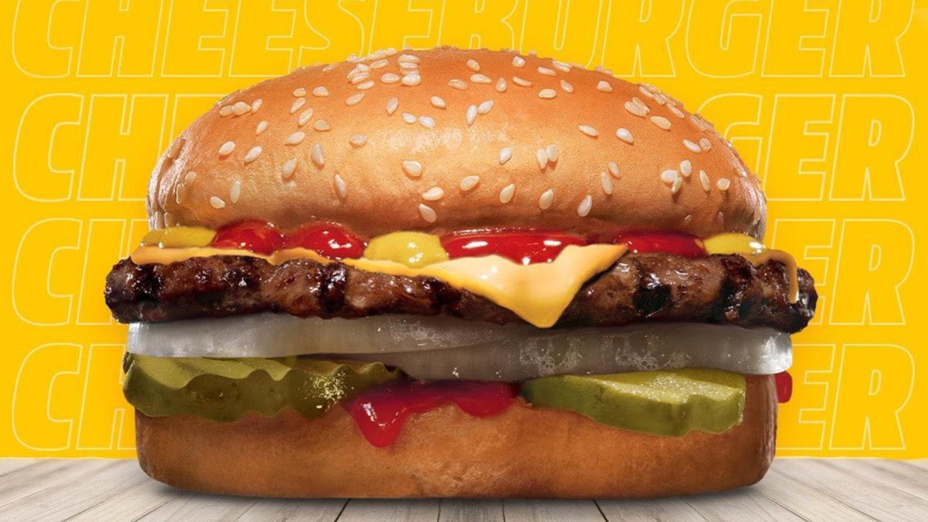 Cadena de comida rápida de Concepción tendrá hamburguesas a 10 pesos en su día internacional