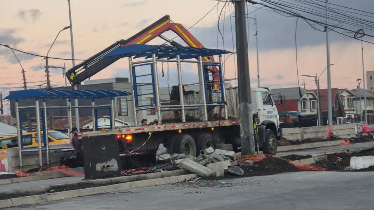 De mal en peor: Desmontan y retiran nuevos paraderos azules del Eje Colón de Talcahuano tras crisis de Tapusa