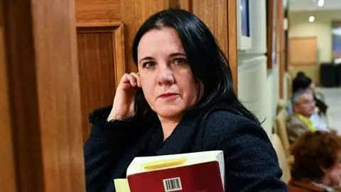 Revelan que ministra Steinert mantiene sociedad con abogado que defendió narcos: es su exmarido