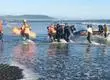Volcamiento de embarcación deja dos personas fallecidas y una grave en caleta La Barra de Toltén