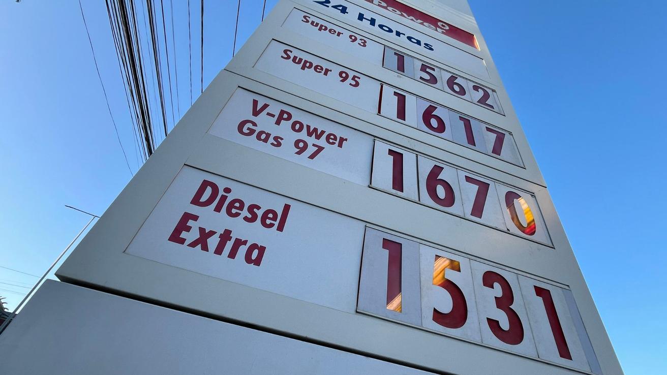 Precio de las bencinas finalmente no bajará este jueves 7 de mayo: Solo el diésel disminuirá tras ajuste del Gobierno al Mepco