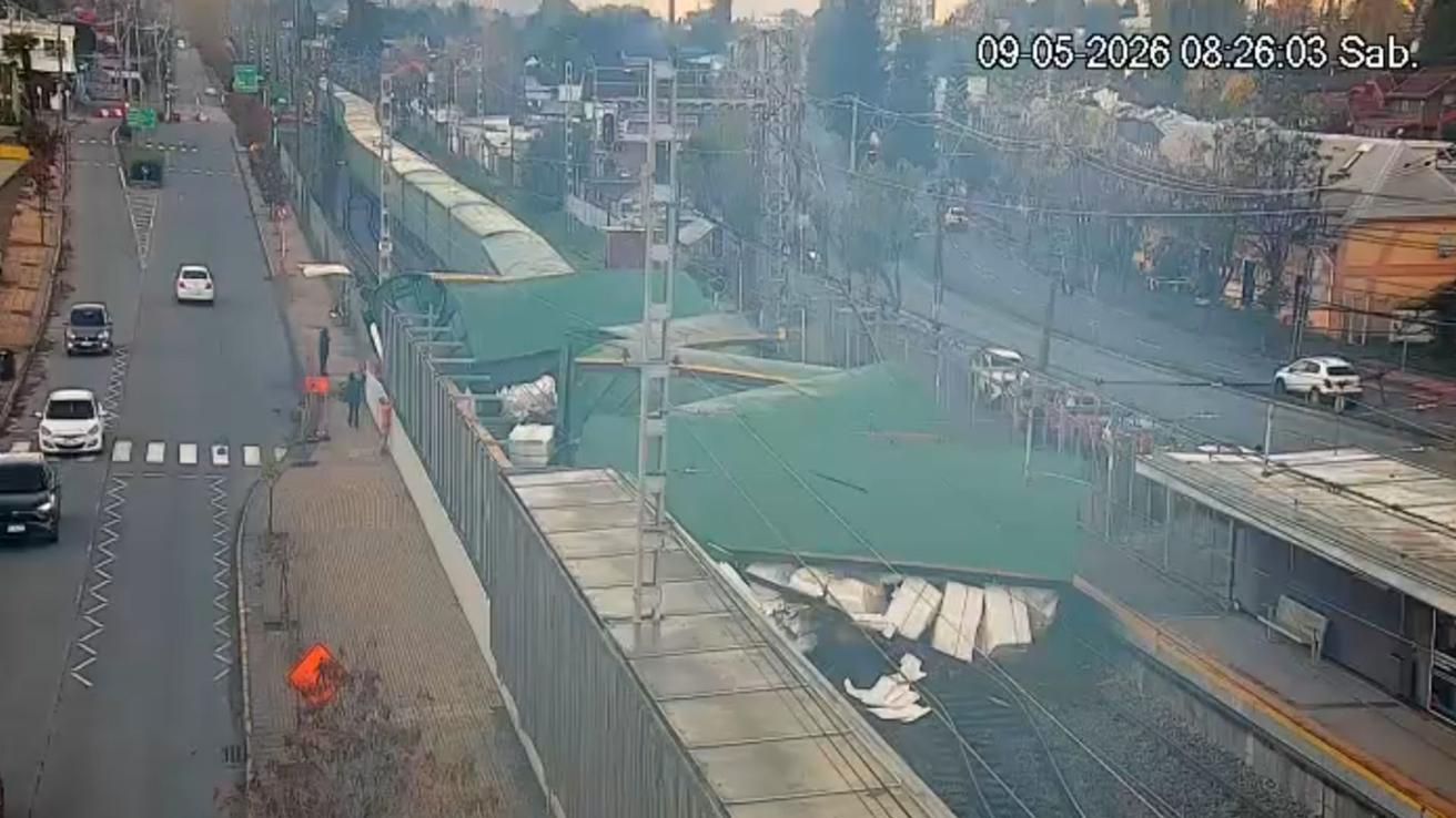 Llevaba celulosa de Nacimiento a Coronel: Qué se sabe sobre el tren de carga que descarriló en pleno centro de Chiguayante