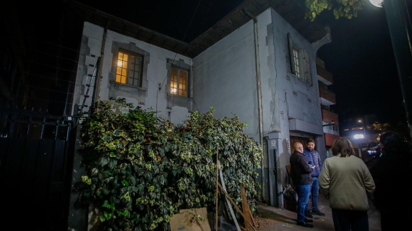 Confirman origen de los restos óseos encontrados en antigua casa de Providencia: también hallaron una misteriosa lápida