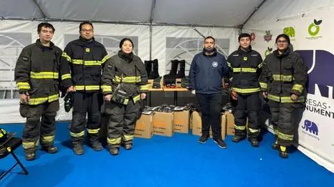 Bomba Lorenzo Arenas de Concepción recibió más de 60 equipos de protección personal para renovar su equipamiento tras los incendios del verano