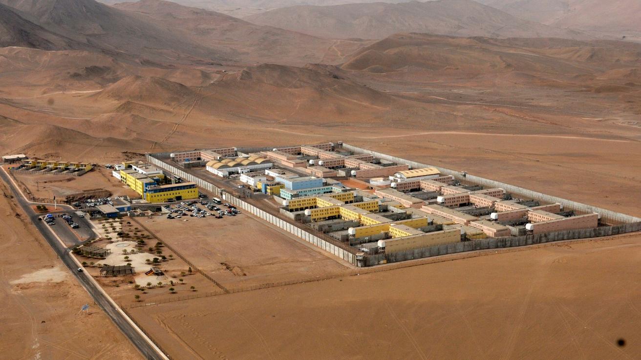 Exfiscal regional de O’Higgins es detenido por ingresar drogas, dinero y un celular a la cárcel de Alto Hospicio