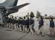 Concretan expulsión de 80 migrantes en vuelo comercial de Sky Airlines
