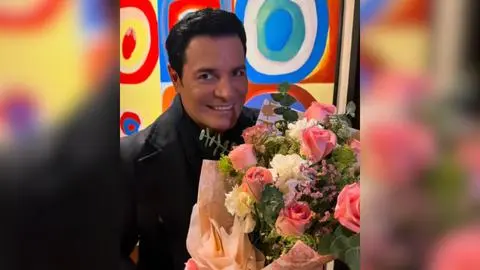 ‘El papá de Latinoamérica’ trajo flores: Chayanne envía cariñoso mensaje en el Día de las Madres