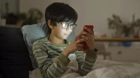 Presentan proyecto para restringir uso de plataformas digitales a menores de edad: Conoce qué contempla la prohibición