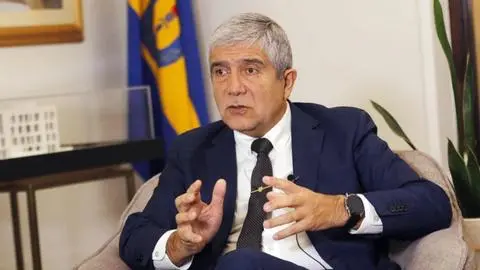 Carlos Saavedra revela cuál será su futuro tras dejar la rectoría de la UdeC