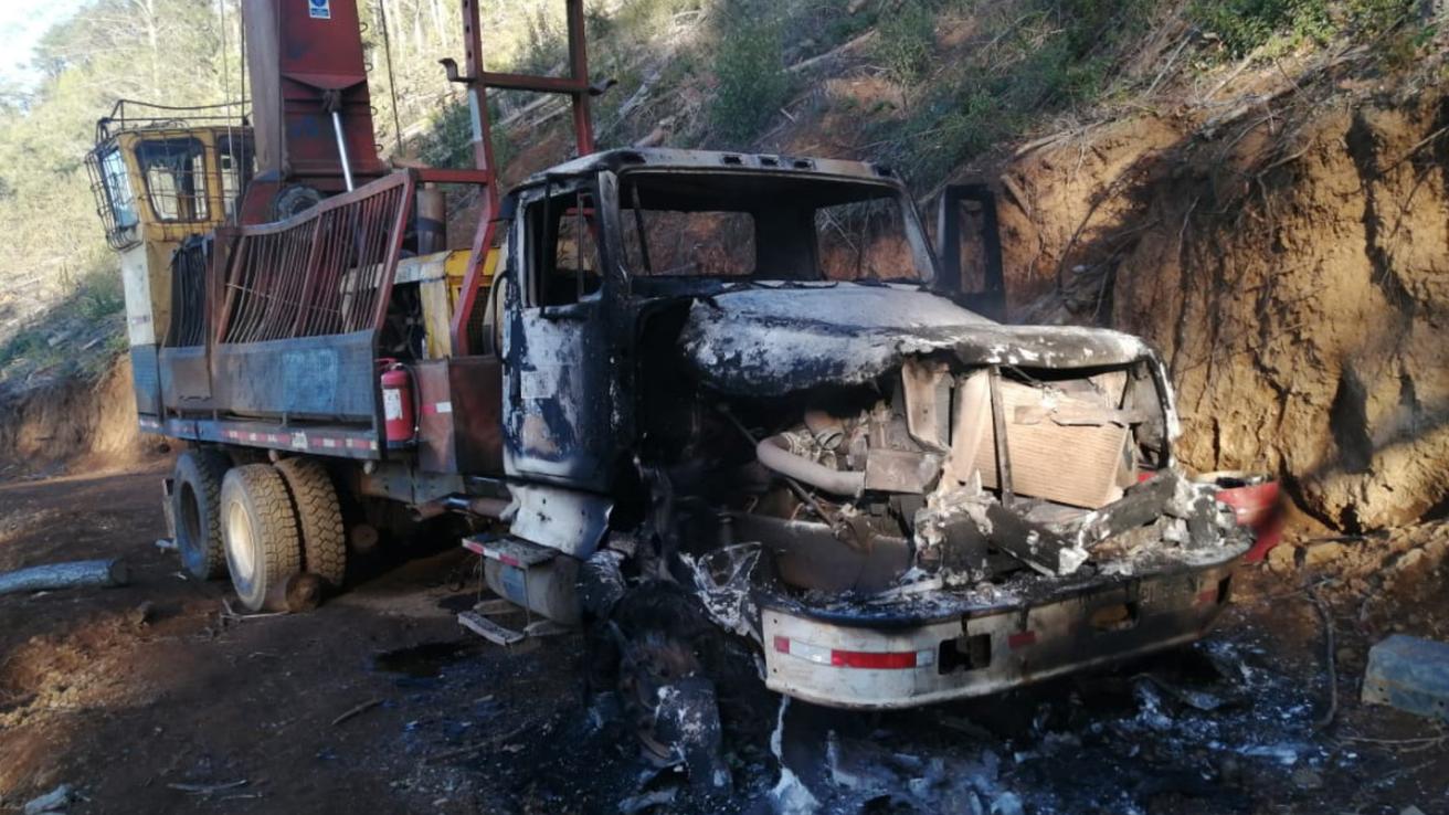 A un día de la detención de Huenchullán: Nuevo atentado incendiario en La Araucanía deja 3 máquinas forestales destruidas