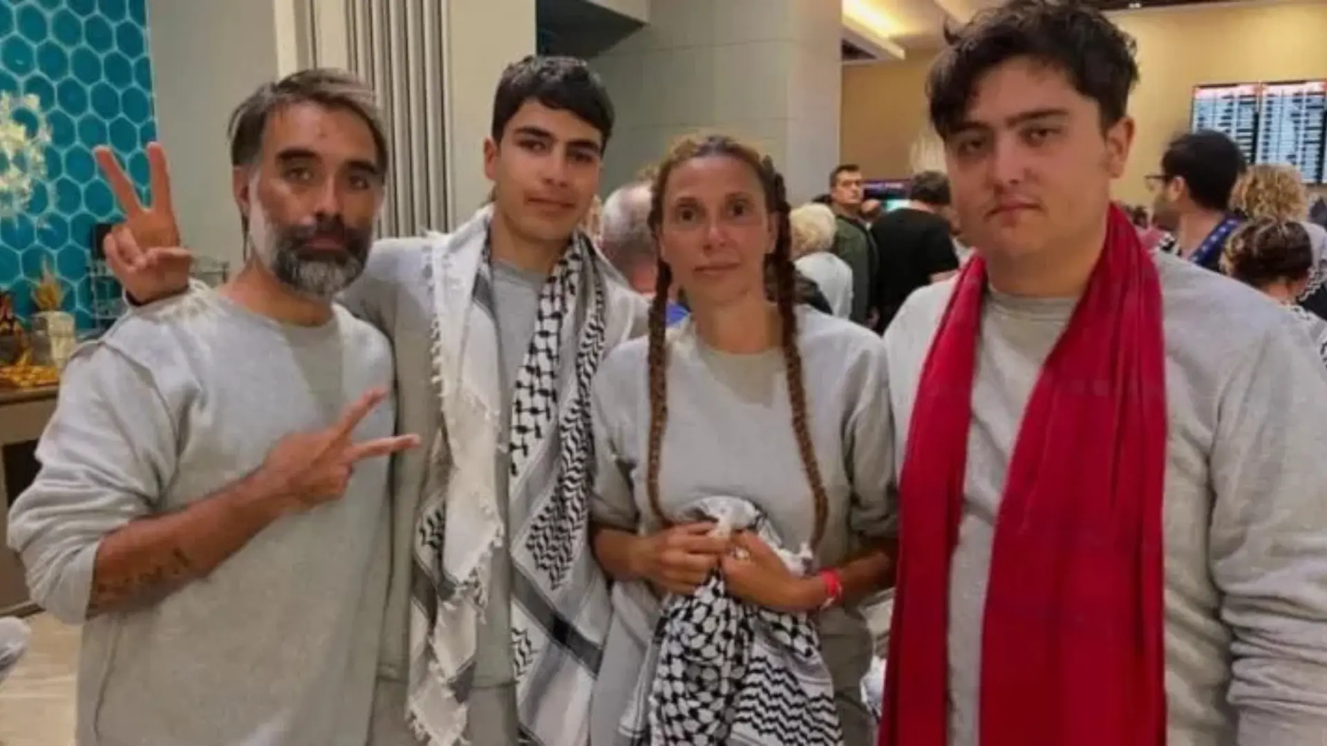 Chilenos detenidos en flotilla rumbo a Gaza regresan a Chile: denuncian torturas y condiciones “inhumanas”