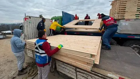 10 familias damnificadas por incendios en Concepción recibieron viviendas definitivas