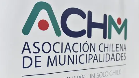 Asociación de Municipalidades busca frenar megarreforma del Gobierno por la “nula voluntad de Quiroz para dialogar”