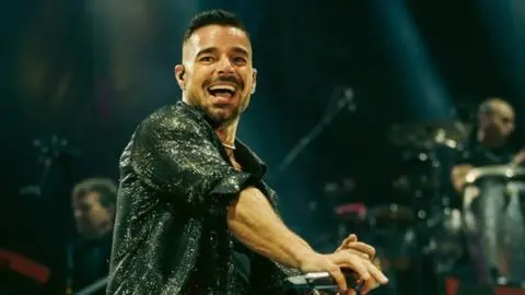 Lanzan gas lacrimógeno en pleno concierto de Ricky Martin en Montenegro