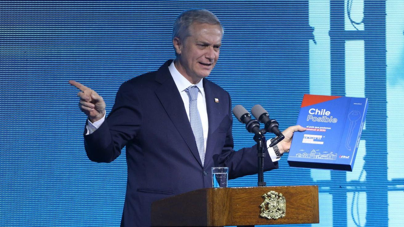 Presidente Kast alcanza su punto más bajo de aprobación (36%) desde que asumió: 64% no cree que el gobierno tenga un plan de seguridad concreto