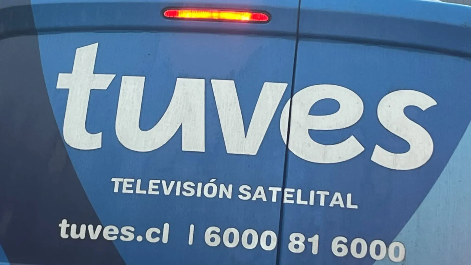 Sernac oficia a cuatro empresas de telecomunicaciones por reclamos tras migración de clientes de Tuves