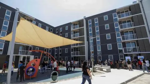 Imagen de Nuevo subsidio habitacional permitirá comprar viviendas de hasta 4.000 UF: conoce los requisitos para acceder al beneficio