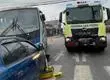 Microbús de la locomoción colectiva y automóvil colisionan frontalmente en San Pedro de la Paz
