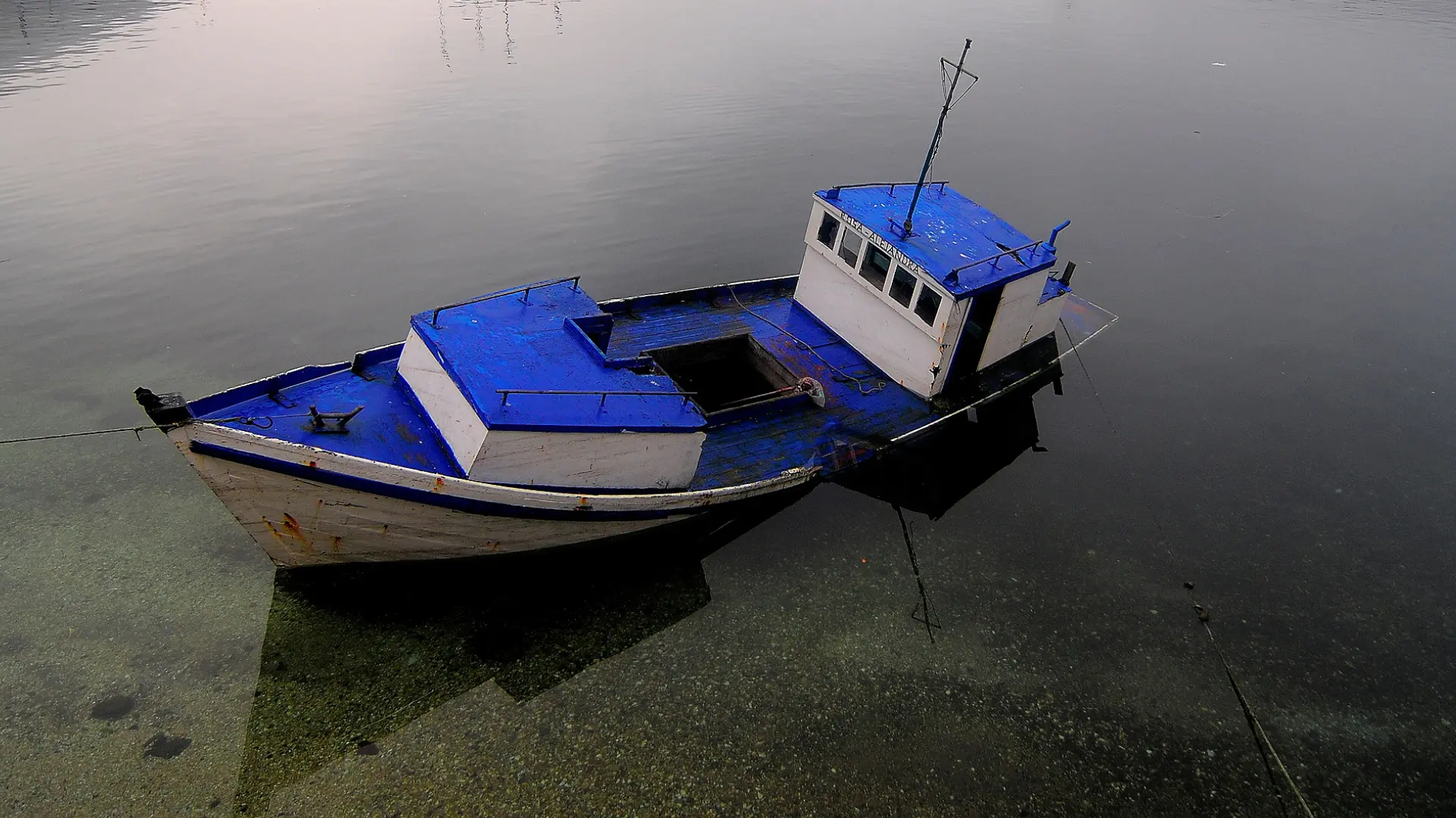 Padre y su hija de 4 años mueren tras volcarse en bote en Calbuco: Decretan duelo comunal por dos días