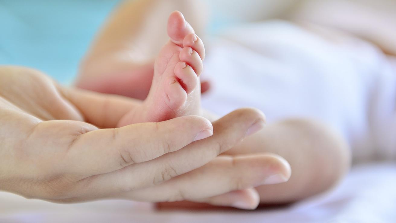 Madre perdió a su hija por maniobra de parto prohibida en Talcahuano: Daño por negligencia es ratificado contra el Servicio de Salud