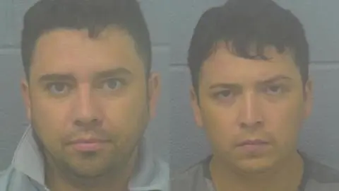 Dos chilenos son detenidos por robar más de 140 mil dólares en joyas en Estados Unidos