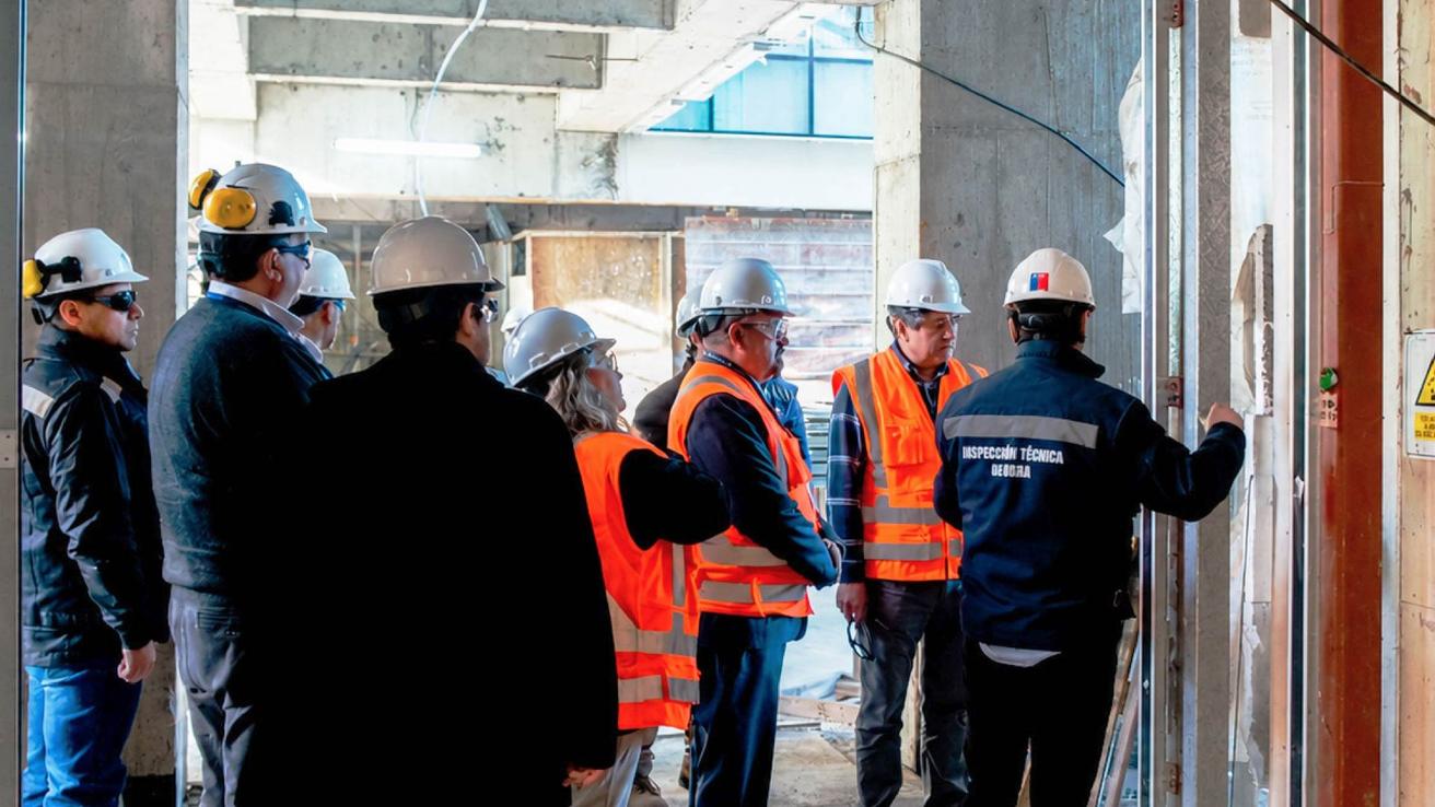 Contraloría fiscaliza en terreno ampliación del Hospital Las Higueras