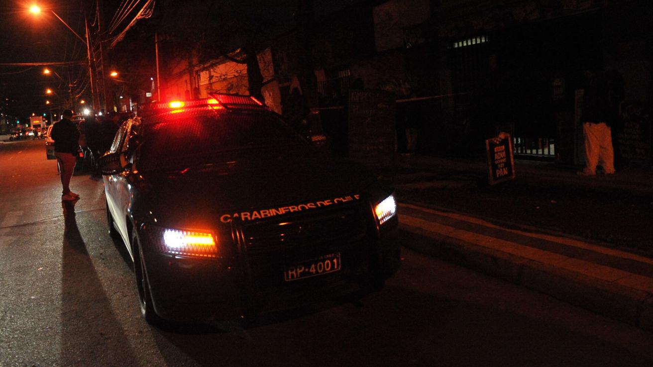 Hombre falleció apuñalado mientras compartía con amigos en la vía pública: Autor fue detenido