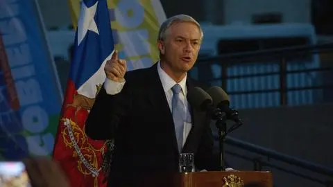 Tras 100 días de mandato: Uno de cada dos chilenos opina que la gestión del Presidente Kast ha sido “peor de lo que esperaba”