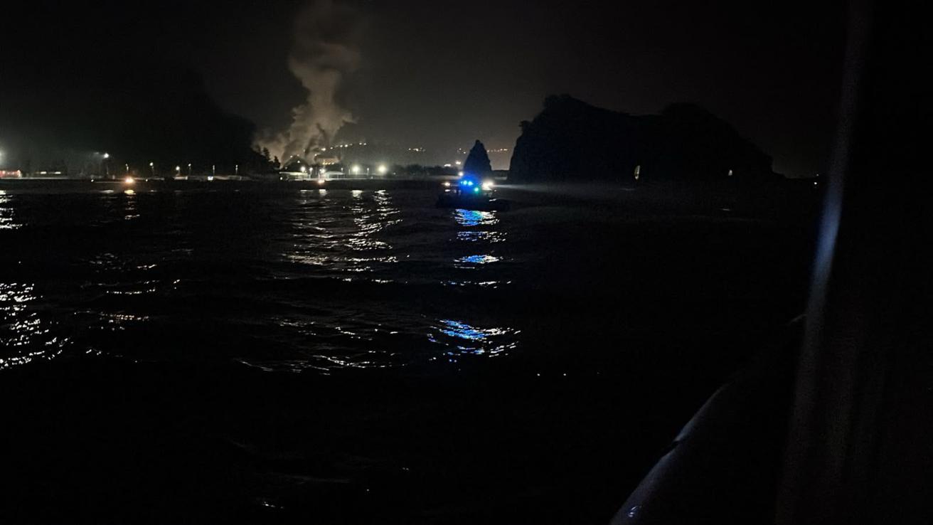 Tripulante de bote cae al agua en Constitución y activa intenso operativo de búsqueda