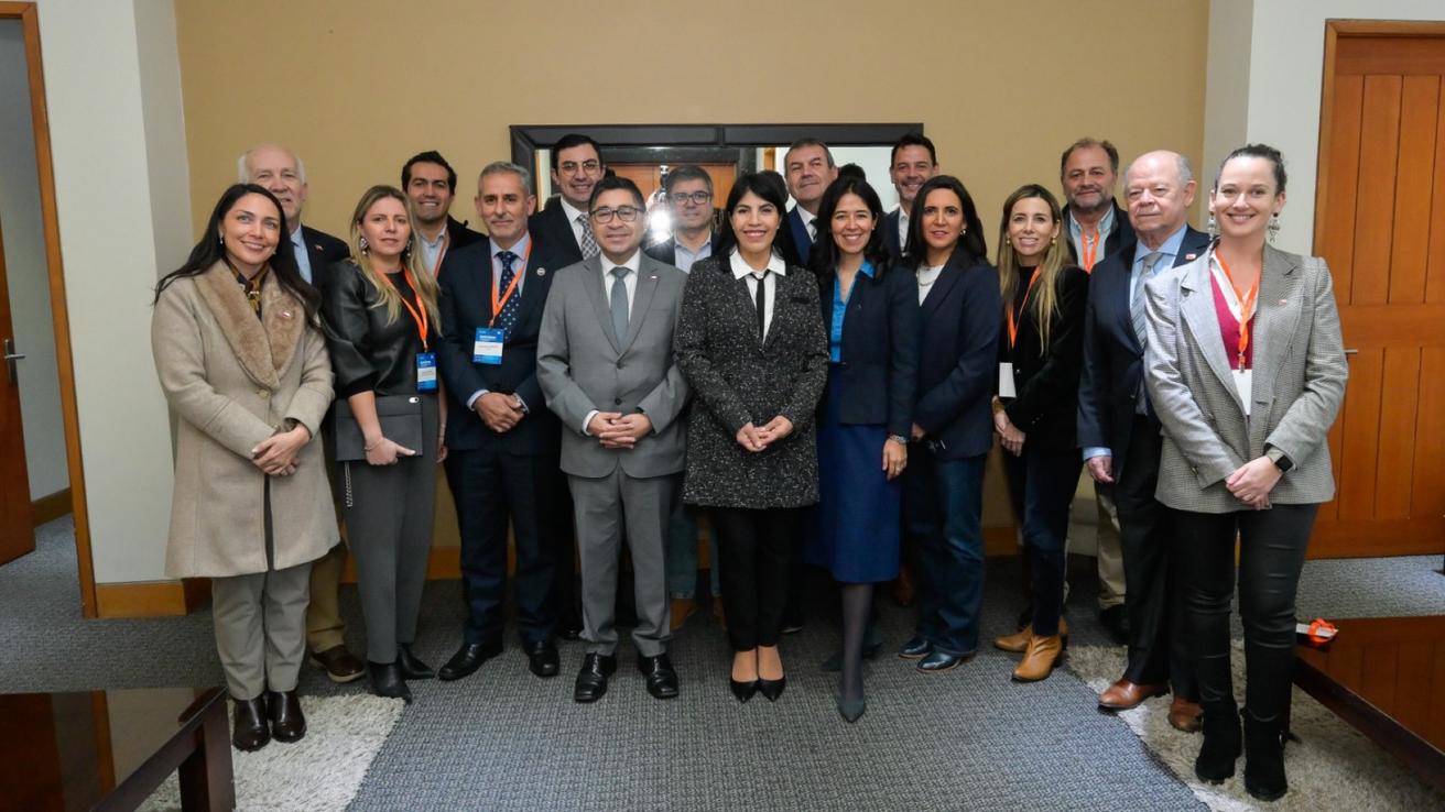 Transformación digital, inteligencia artificial y competitividad marcaron encuentro que reunió a más de 200 líderes en Biobío