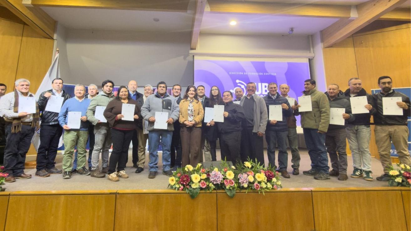 MOP certifica a cientos de dirigentes, operadores y secretarias de Servicios Sanitarios Rurales tras programa de capacitación junto a Universidad del Bío-Bío