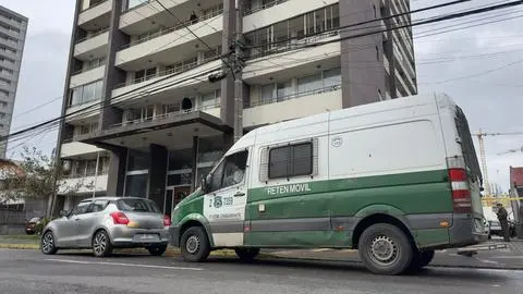 Mujer muere tras caer de edificio de gran altura en Concepción