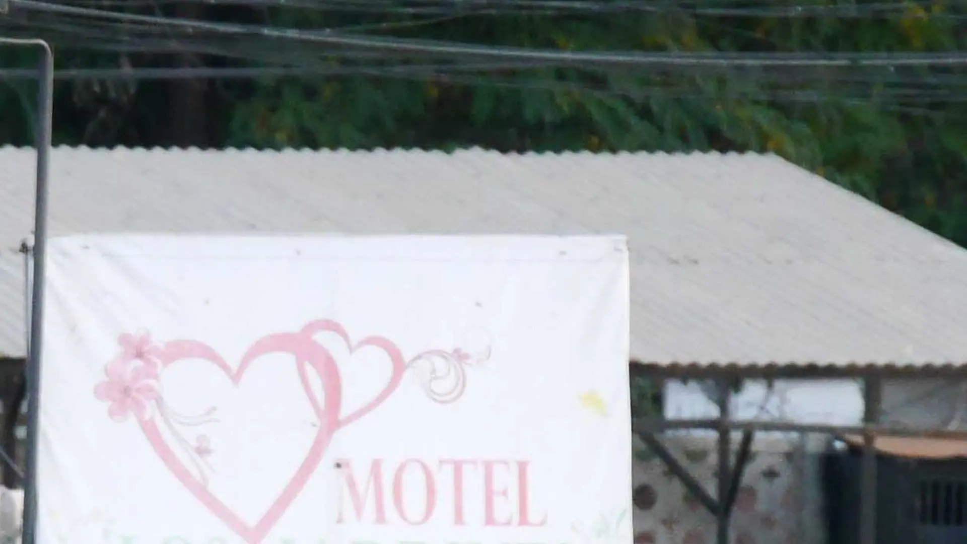 Hombre es chantajeado con fotos de supuesta infidelidad con señorita en un motel: Carabineros atrapa a peluquera por extorsión