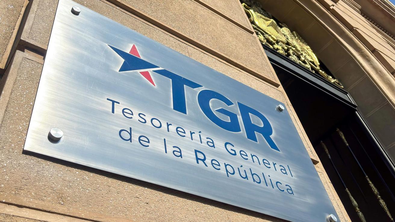 En medio de embargos por el CAE: empresa chilena logra extinguir deuda de $30 mil millones tras años sin cobro de Tesorería