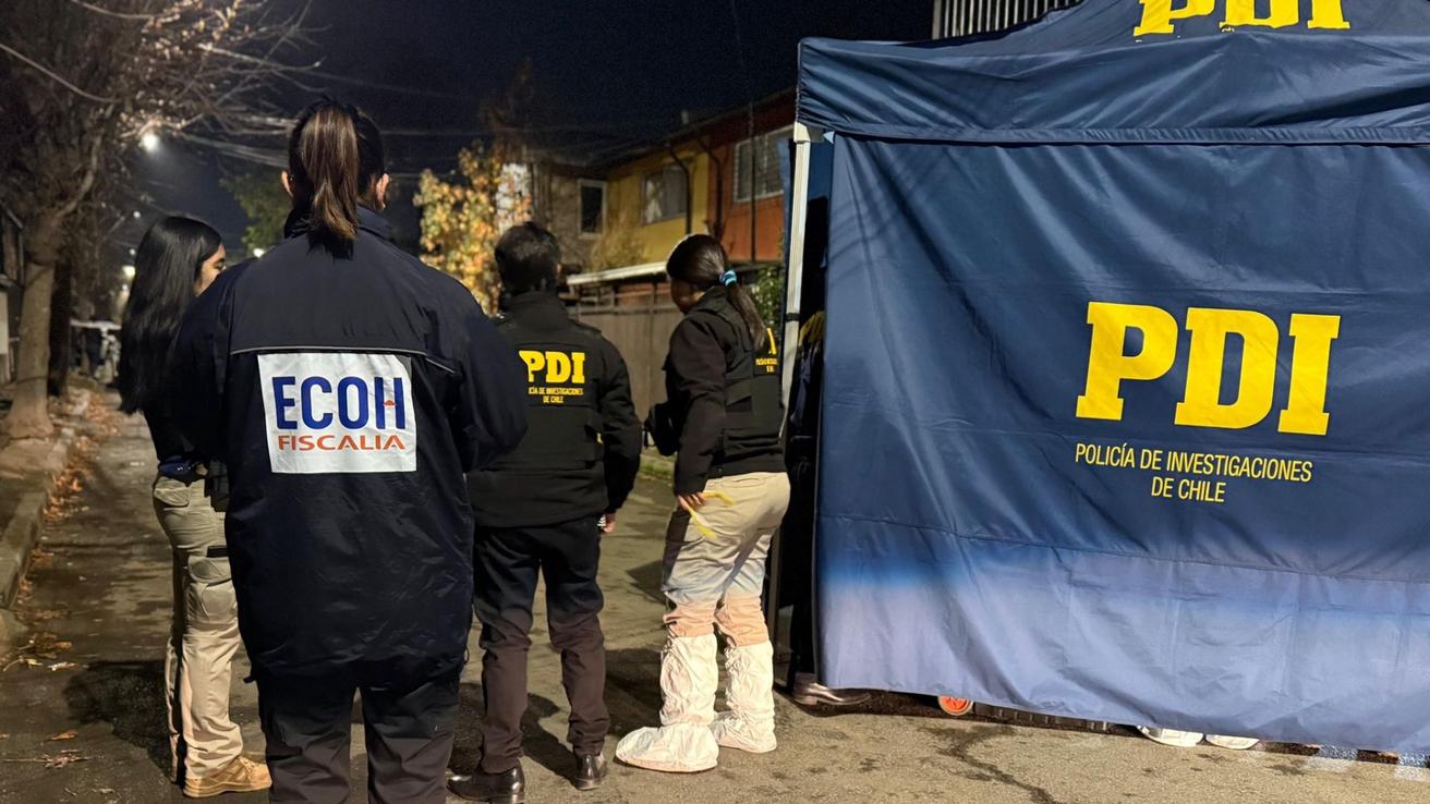Vecinos encontraron el cuerpo: Hombre muere tras recibir un disparo en el cuello en plena vía pública de La Pintana