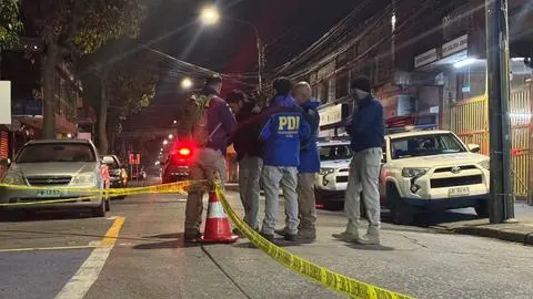 Imagen de Transeúnte muere apuñalado en pleno centro de Concepción mientras caminaba con su pareja en la esquina de O'Higgins con Colo Colo