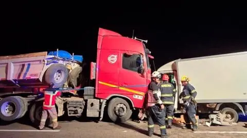 Imagen de Tres personas fallecidas deja una colisión de alta energía entre un camión y camioneta en la Ruta 11-CH en Arica