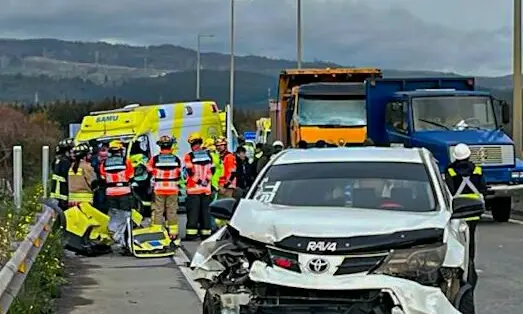 La eventual causa del accidente en que murió enfermera del SAMU en Ruta 160: Hombre cayó del pickup de camioneta y todos intentaron esquivarlo