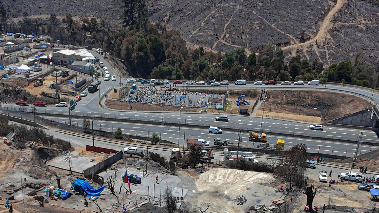 ¿Hay riesgo de derrumbes en Concepción?: Inician estudio en cerros afectados por incendios para prevenir emergencias