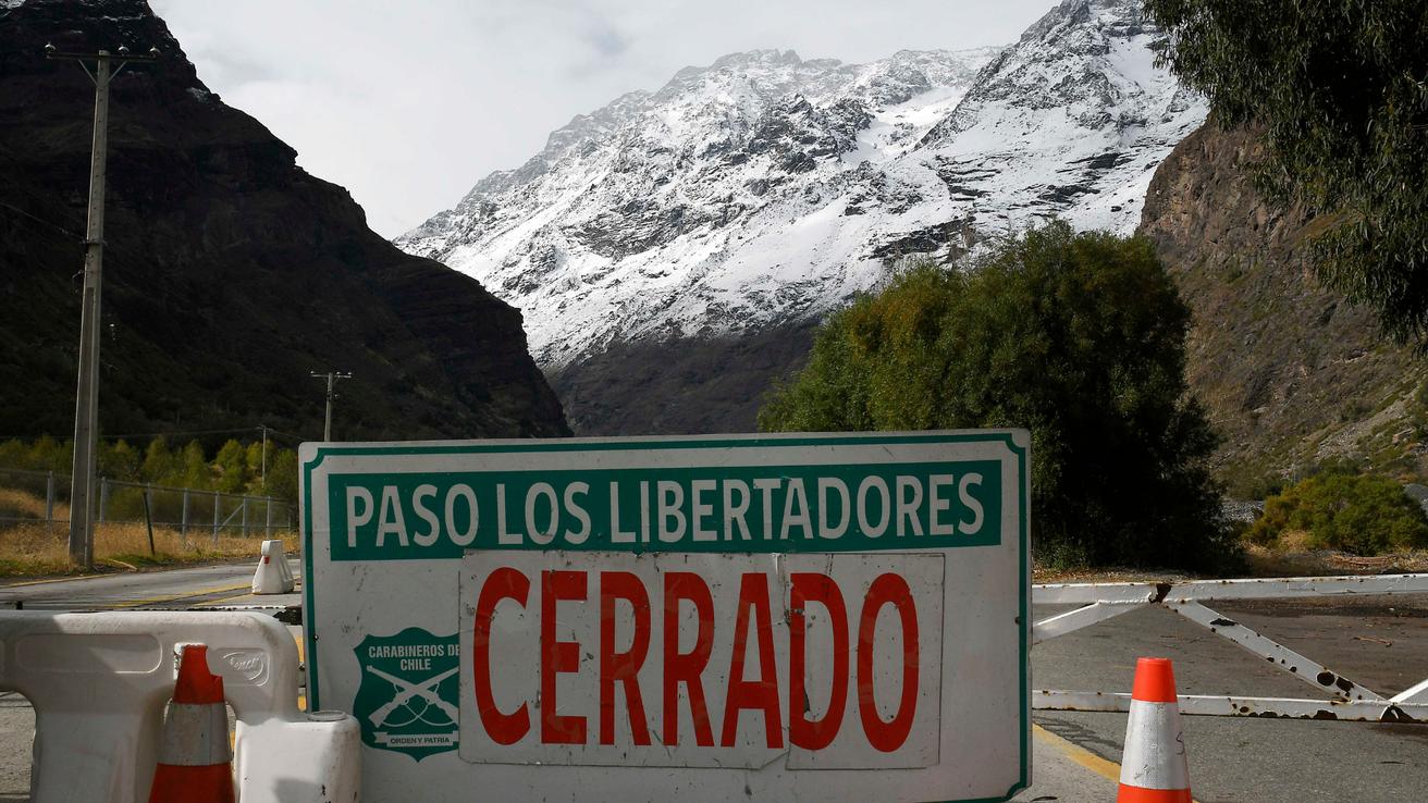 Cierran paso Los Libertadores entre Chile y Argentina por nevadas