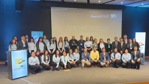 Estudiantes del Duoc UC realizan seminario Turismo Conecta con reconocido periodista y productor de eventos Tomás Cox