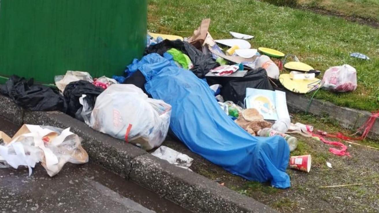 Cruda realidad: Vecinos de Hualpén pensaron lo peor al ver a hombre en situación de calle durmiendo en microbasural