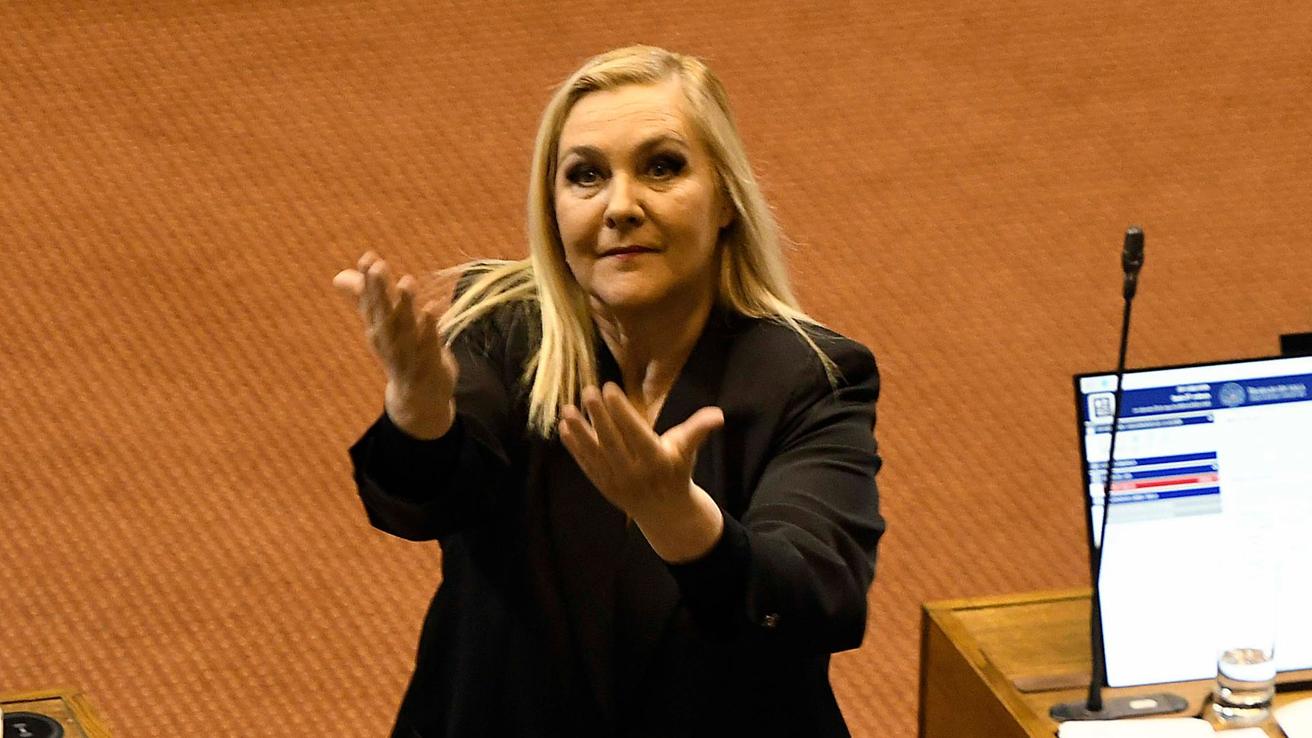 Pamela Jiles explicó porqué se fue de la Cuenta Pública con críticas a José Antonio Kast