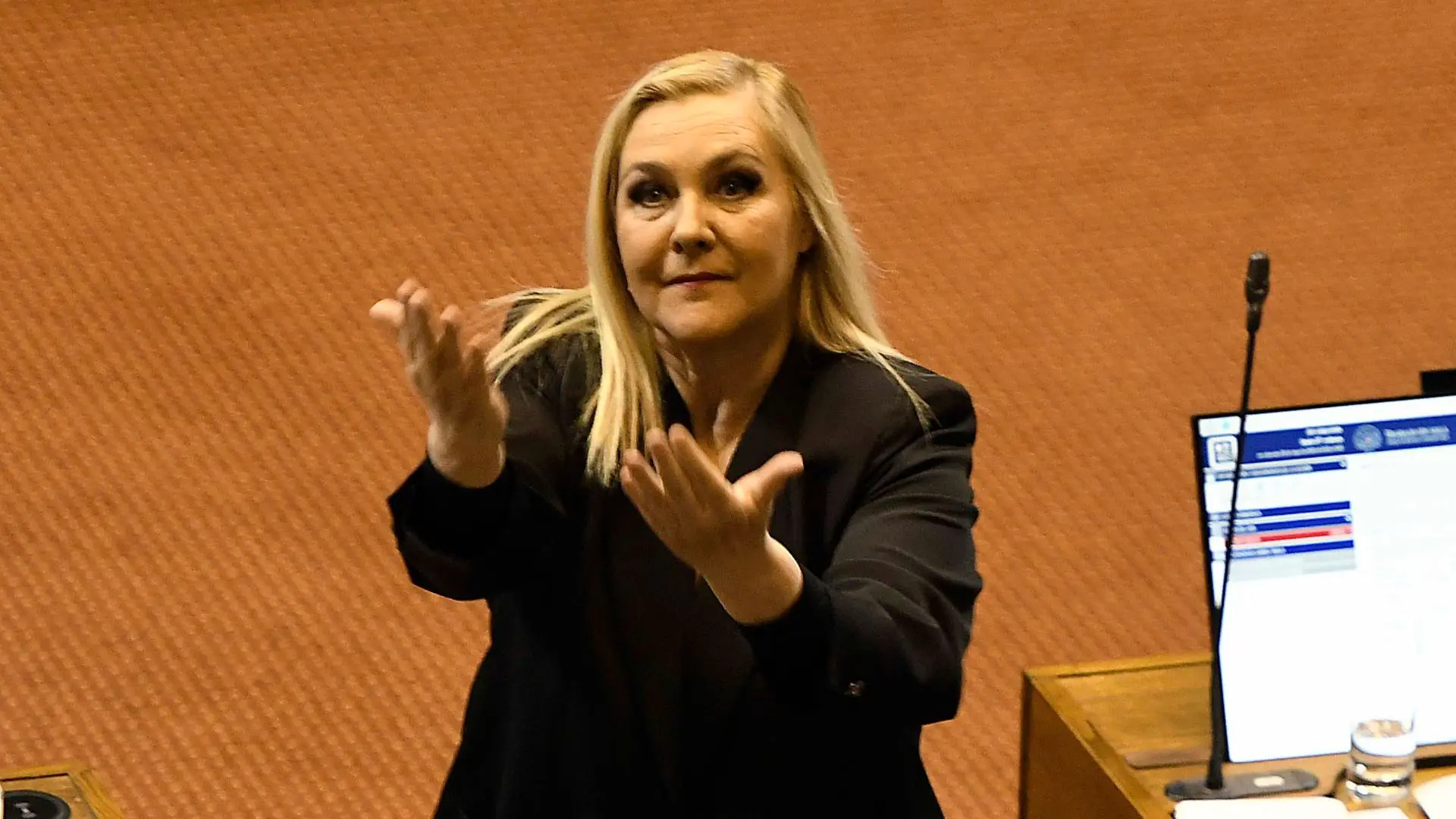 Pamela Jiles explicó porqué se fue de la Cuenta Pública con críticas a José Antonio Kast