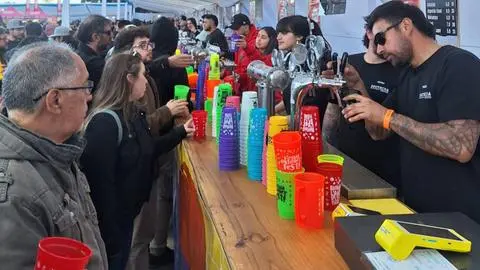 Expo Bellavista Tomé: Cervecerías del Biobío y foodtrucks se unen en fiesta familiar en histórica fábrica Oveja el 20 y 21 de junio