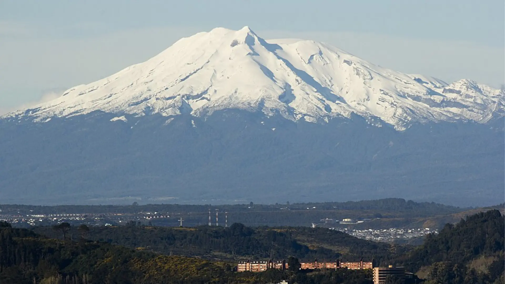 Excursionista muere tras caer 200 metros en medio de descenso en volcán Calbuco